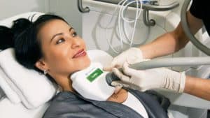 woman undergoing coolsculpting on her neck