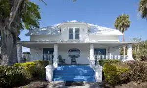Exterior of Arcadia, FL, office of Water's Edge Dermatology