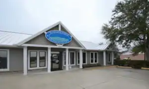 Exterior of Avon Park office of Water's Edge Dermatology