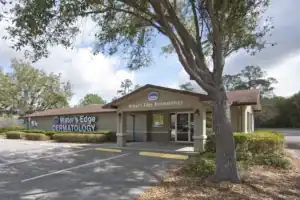 Exterior of Lake Wales office of Water's Edge Dermatology in Florida