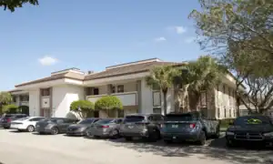 Exterior of Lake Worth office of Water's Edge Dermatology in Florida