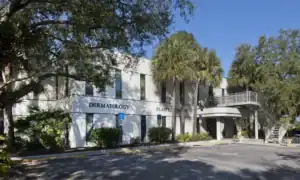 Exterior of Plantation office of Water's Edge Dermatology in Florida
