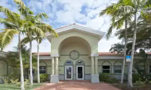 Exterior of Venice office of Water's Edge Dermatology in Florida
