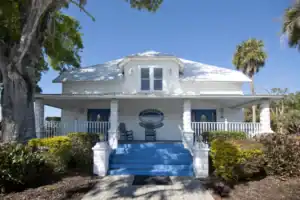 Exterior of Arcadia, FL, office of Water's Edge Dermatology in Florida